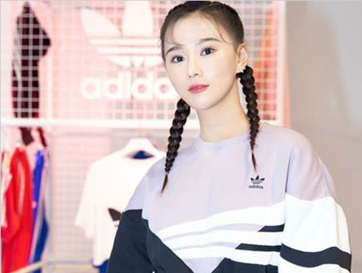 潘一祎宋文作受邀亮相adidas新品体验店,开启运动新能量