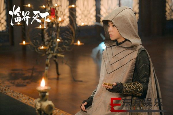 《爵迹》神秘王爵漆拉造型吸睛 刘剑羽被唤爵迹“美妆博主”