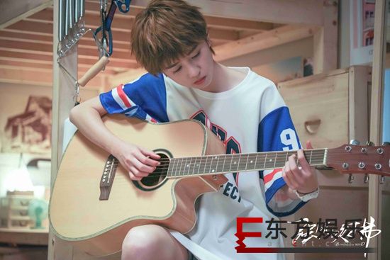 李凯馨《强风吹拂》今日首播 “拼命”小花不惧挑战勇攀高峰