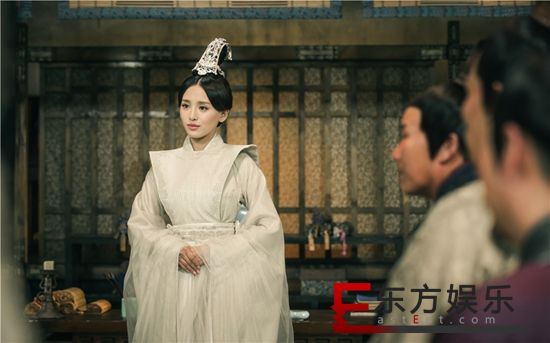 班铃儿上线 “追剧女孩”罗秋韵首秀求生欲爆棚