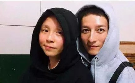 李维嘉否认与龙丹妮是夫妻:是多年的好朋友!