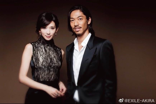 林志玲度蜜月还不忘营业 和老公AKIRA同步发文感谢粉丝!