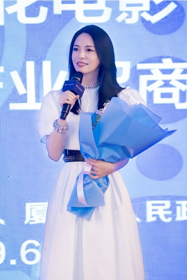 姚晨任金鸡百花大使 获微博电影之夜最佳女演员!