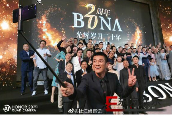 《烈火英雄》定档杜江再演硬汉,为何网友在博纳之夜为他捏了把汗?