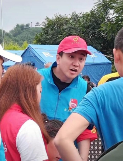 翟天临宜宾救灾 不知道这样“洗白”会不会被原谅!