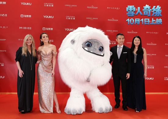 东方梦工厂首部动画电影《雪人奇缘》亮相 喜马拉雅小雪人“大毛”萌翻全场