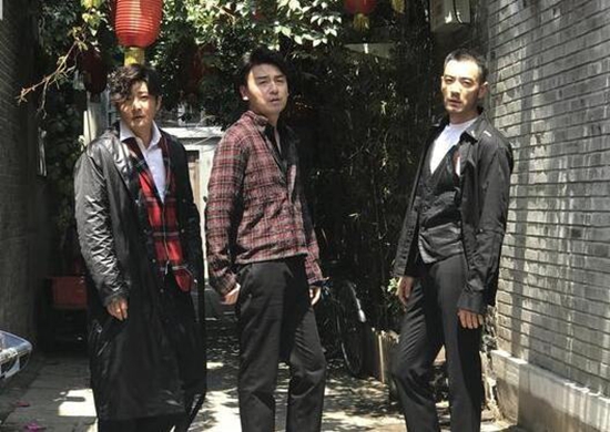 李光洁雷佳音都在郭京飞生日领证 TF老B0YS的塑料兄弟情!