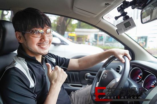 品冠玩性大发骗上瘾!真面目揭晓儿子Jayden吓傻认不出