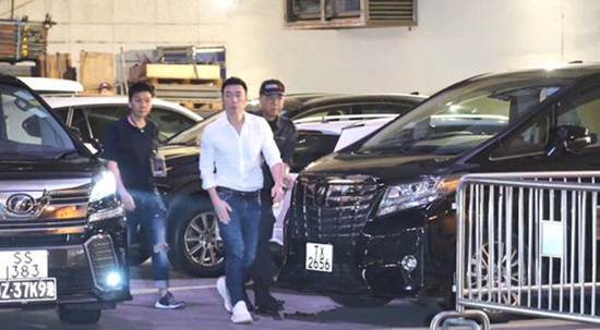 许志安演唱会遭嘘 郑秀文原谅粉丝却不认可