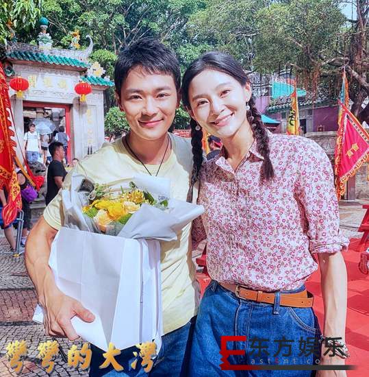 曹骏《弯弯的大湾》杀青 热血演绎有志青年励志传奇