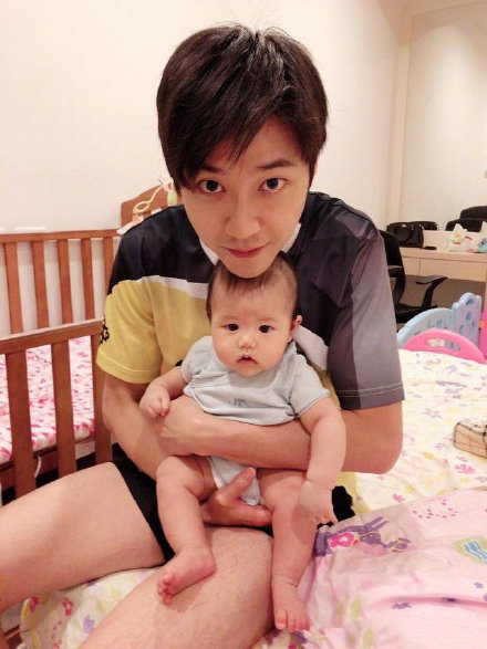 福原爱二胎正面照 与爸爸江宏杰像复制黏贴!