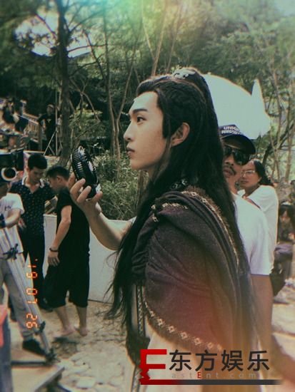 范丞丞新剧《灵域》杀青 首次担纲男主演绎励志人生