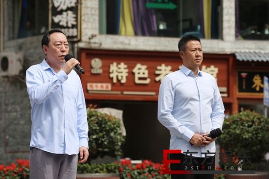 倪大红再走长征路 泸定桥畔有回响