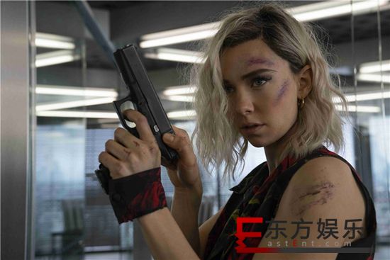 《速度与激情:特别行动》发“搏命追击”片段 “双森”高楼悬空猛追“黑超人”