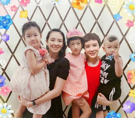 金巧巧女儿庆生宴 章子怡带女儿醒醒现身