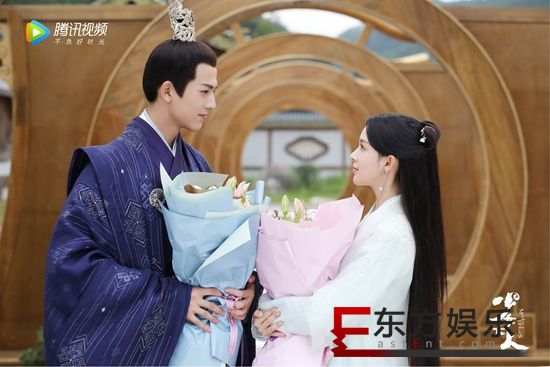 张凌赫《少女大人》甜蜜杀青 首次担纲男一号出演超A王爷