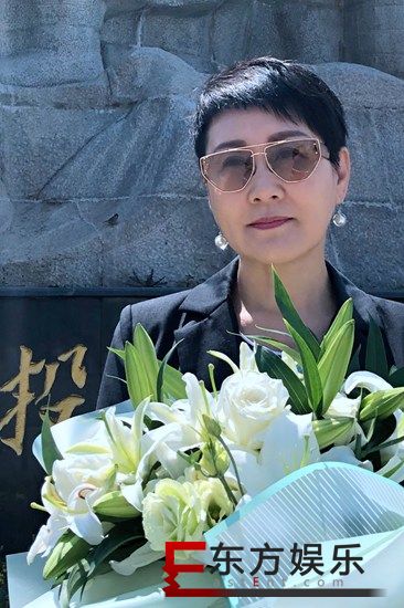 张凯丽33年后重回故地 缅怀八女英烈弘扬正能量