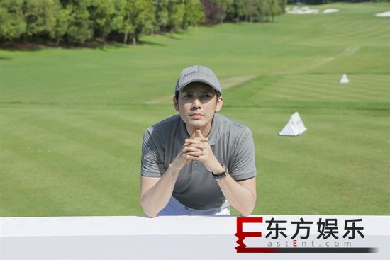 钟汉良品牌活动西装look精致绅士 展现超强运动技能