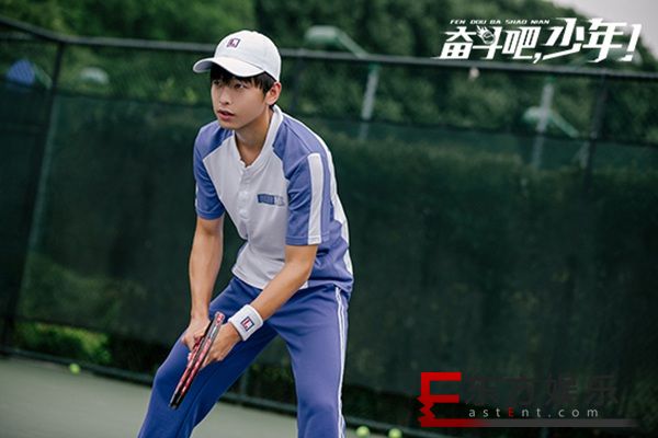 彭昱畅《奋斗吧少年》热血收官 新作《小小的愿望》中秋接力