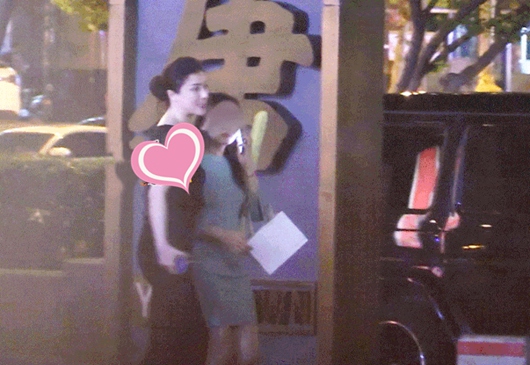 刘翔前妻深夜K歌 葛天着装性感身材凹凸有致