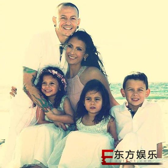 林肯公园主唱遗孀宣布订婚 将继续以Chester为荣耀