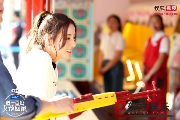 人民日报点赞《送一百位女孩回家》 聆听当代女性故事尽显人生百态