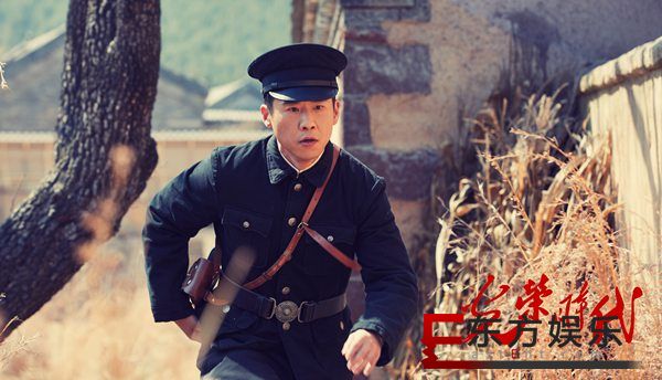 微表情细思极恐!《光荣时代》王骁演活"双面间谍"
