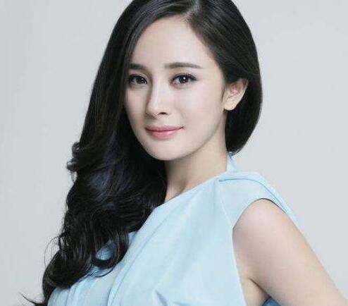 杨幂加盟脱口秀大会 和李诞一同担任领笑员