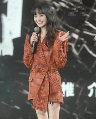 郑爽自曝不会查热搜 网友;你负责美就够了!