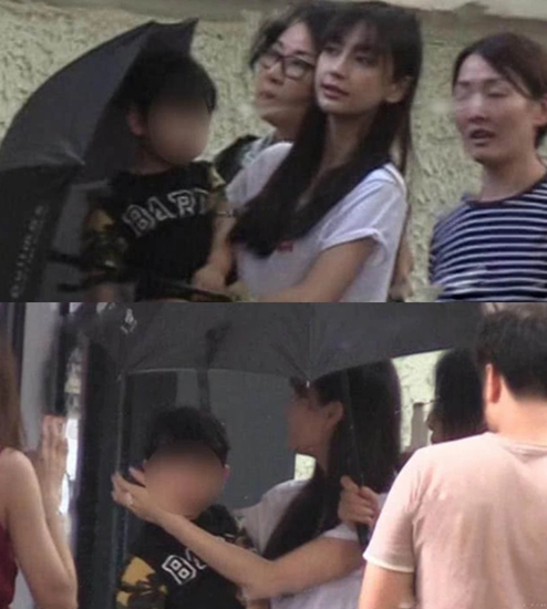 Baby带小海绵出街 黄晓明父母陪同超温馨