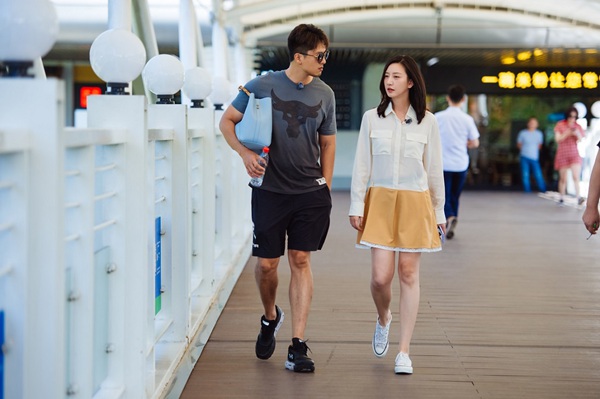 《妻子的浪漫旅行》正式开播 凌潇肃唐一菲爱情回顾感动网友