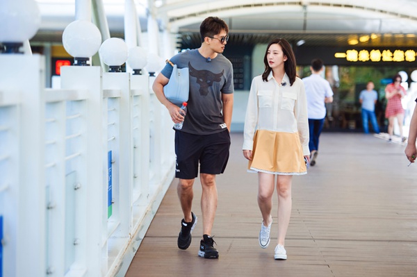 凌潇肃回应母亲拒绝参加婚礼谣言 力证婆媳关系和睦