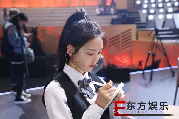 章若楠加盟《我就是演员之巅峰对决》 助演《调音师》获赞“最美服务员”