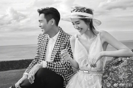 张若昀秒删微博 “你不配”疑diss父亲导演张健