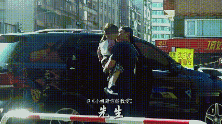 霍建华父女出游 全程抱在怀里父爱爆棚!