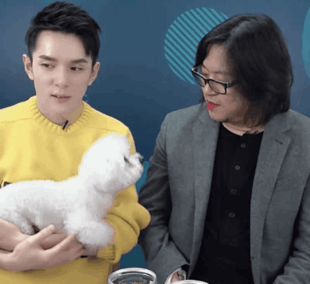 never一直在盯着高晓松 上李佳琪直播间助贫带货
