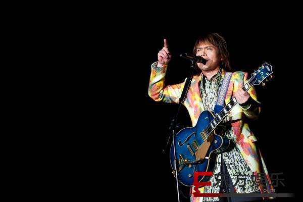 伍佰&China Blue成军28年 “Rock Star巡回演唱会”高雄巨蛋开唱