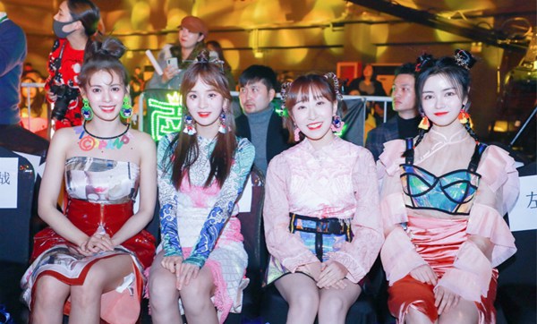 东方少女再荣获“年度媒体关注国潮女团” 一连拿下三枚奖项成2019女团最大赢家