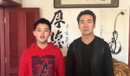 陈冠希女儿自画像 画风抽象获赞灵魂画手!