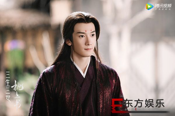 刘芮麟《枕上书》演美强傻魔君 不知帝君吃自己的醋