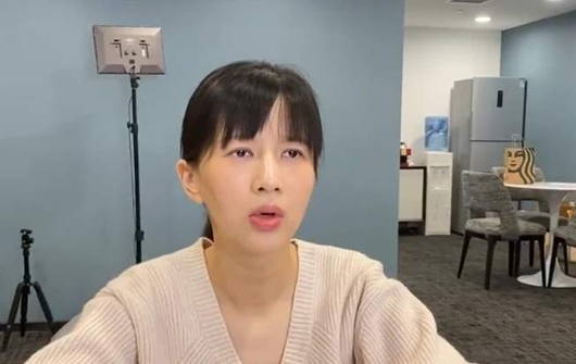 papi酱生子 发文分享喜讯
