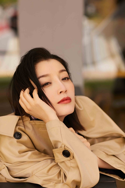 高晓菲休闲写真 恬静美好致敬春天