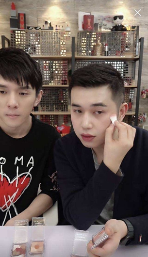 李佳琦小助理转幕后做合伙人 李佳琦小助理宣布退出直播间!