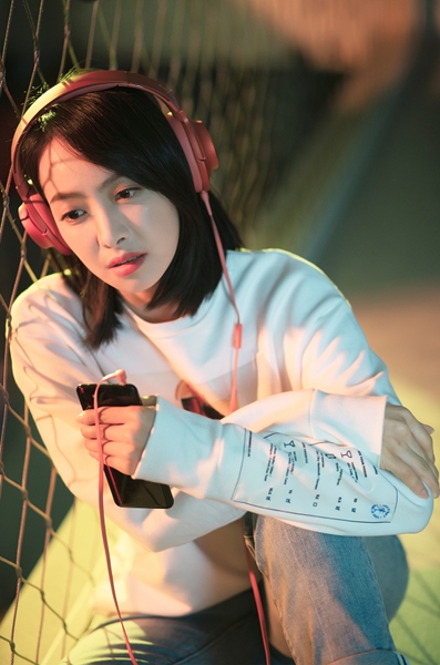 宋茜新剧《他其实没有那么爱你》预告公开 变身电视台制片人携手姐妹团浪漫寻爱