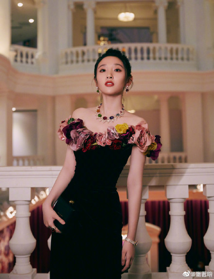 张若昀这是我老婆也是我孩她妈 晒唐艺昕美照疯狂示爱