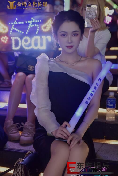 花椒K歌夜·让音乐看得见!深圳站华丽盛典席卷龙城万科里