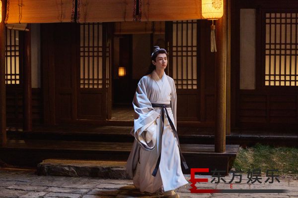 ��������ʮ�ļơ�Բ���չ� �˼��̻��ռ�����